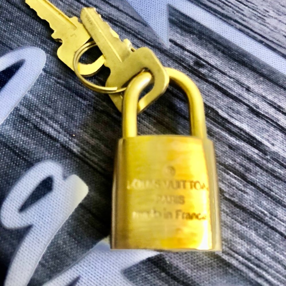 Louis Vuitton Lock and Key - Picture 4 of 5